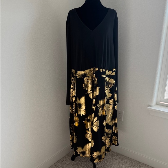 BloomChic Elegant Black and Gold Floral Dress - Picture 6 of 11